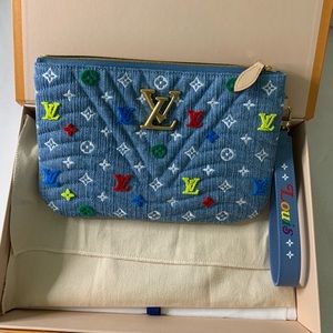 ❌SOLD on eBay❌ Louis Vuitton New wave Zip Pochette